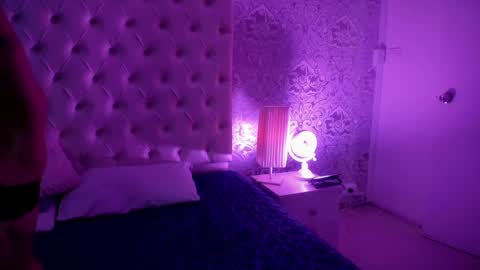 Snapshot of megan_tower chatting on September 21, 9:52 pm megan_tower online show from September 21, 9:52 pm