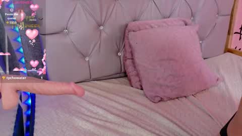 Snapshot of megan_xoxo1 chatting on October 17, 4:33 pm Megan online show from October 17, 4:33 pm