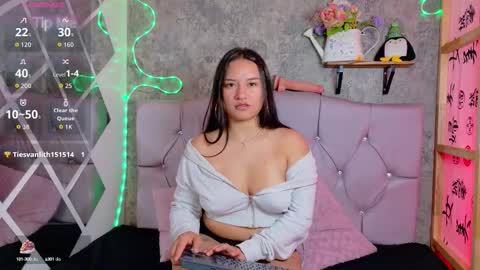 Snapshot of megan_xoxo1 chatting on October 6, 2:57 pm Megan online show from October 6, 2:57 pm