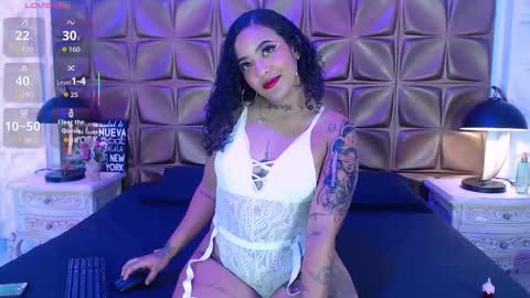 Snapshot of meganlarsson chatting on October 21, 11:59 am meganlarsson online show from October 21, 11:59 am
