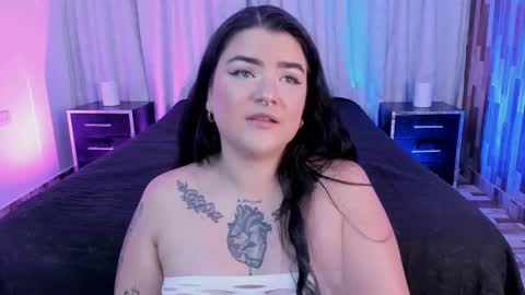Snapshot of megann_32 chatting on October 3, 9:17 am Megan online show from October 3, 9:17 am