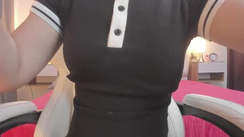 Megan Queen online show from May 2, 12:44 pm