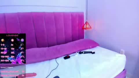 Snapshot of megansaenz_1 chatting on March 11, 2:10 am Megan online show from March 11, 2:10 am