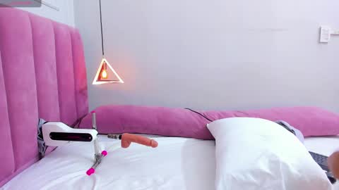 Snapshot of megansaenz_1 chatting on September 16, 9:18 pm Megan online show from September 16, 9:18 pm