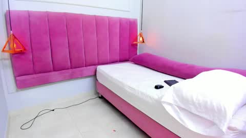Snapshot of megansaenz_1 chatting on October 20, 8:03 pm Megan online show from October 20, 8:03 pm
