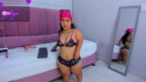 Snapshot of megansaenz_1 chatting on February 18, 8:25 pm Megan online show from February 18, 8:25 pm