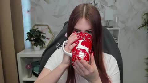 Snapshot of meganx_candy chatting on February 13, 7:56 am Megan online show from February 13, 7:56 am