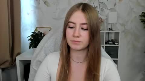 Snapshot of meganx_candy chatting on October 15, 12:28 pm Megan online show from October 15, 12:28 pm