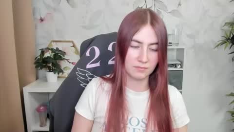 Snapshot of meganx_candy chatting on February 3, 5:24 pm Megan online show from February 3, 5:24 pm