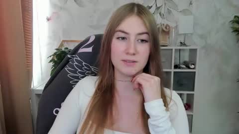 Snapshot of meganx_candy chatting on October 1, 12:59 pm Megan online show from October 1, 12:59 pm
