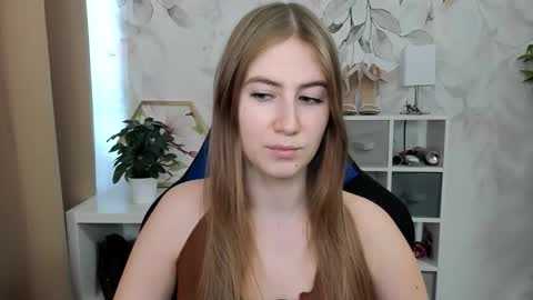 Snapshot of meganx_candy chatting on October 12, 11:03 am Megan online show from October 12, 11:03 am