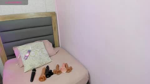 M E G A N  online show from March 31, 3:29 am