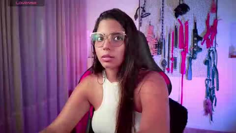 Snapshot of meggan_greey chatting on September 9, 9:15 pm Your best slave online show from September 9, 9:15 pm