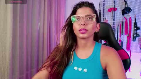 Snapshot of meggan_greey chatting on October 9, 2:33 pm Your best slave online show from October 9, 2:33 pm