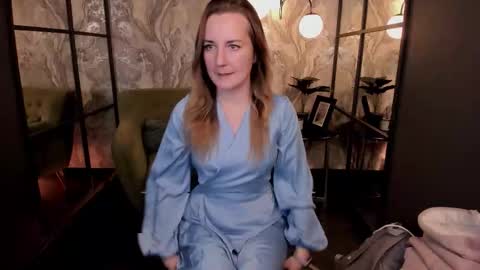 Meggy online show from November 14, 1:57 pm