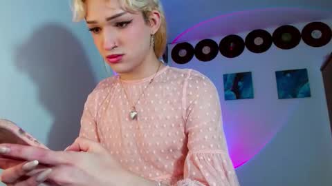 meghan_devil_ online show from February 15, 7:51 am