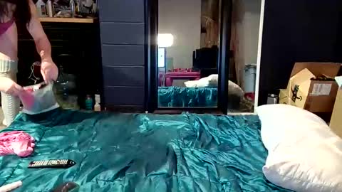 meghan online show from December 2, 2:32 am