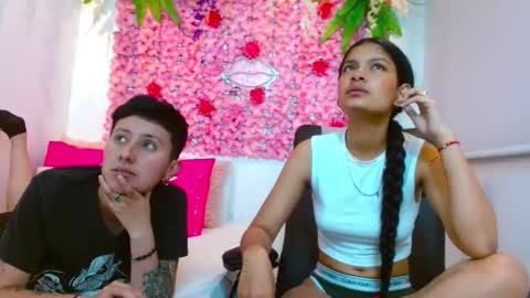 Snapshot of mei_and_gaby chatting on October 7, 5:36 am mei and gaby online show from October 7, 5:36 am