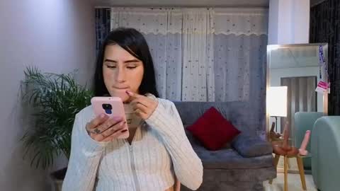 Snapshot of mei_naughtycat chatting on March 5, 11:38 pm Mei online show from March 5, 11:38 pm