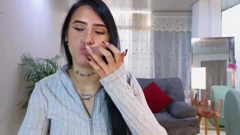 Snapshot of mei_naughtycat chatting on March 5, 7:17 pm Mei online show from March 5, 7:17 pm