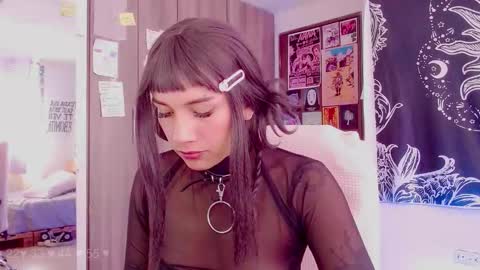 Snapshot of mel_dahlia chatting on October 2, 7:56 pm Melissa - - Please help me to reach 100 thumbs up online show from October 2, 7:56 pm