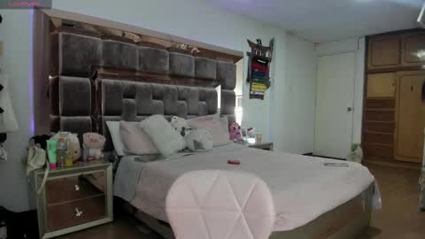 Snapshot of melaany_ chatting on September 25, 12:39 am Melaany online show from September 25, 12:39 am
