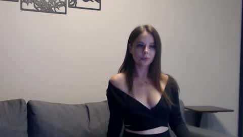 meladams online show from September 18, 8:46 pm