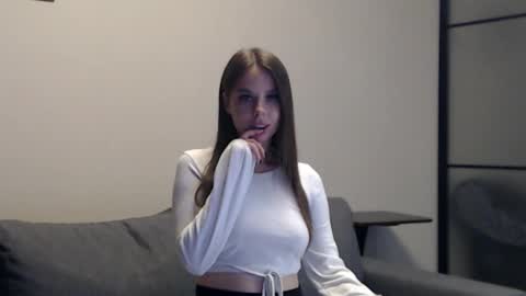 meladams online show from September 21, 10:58 pm