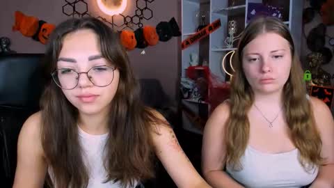 Snapshot of melani_bumm chatting on October 23, 5:53 am melani_bumm online show from October 23, 5:53 am