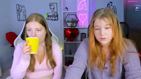 Snapshot of melani_bumm chatting on October 14, 12:30 pm melani_bumm online show from October 14, 12:30 pm