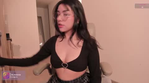 Snapshot of melanie_owo chatting on October 4, 2:04 pm Melanie online show from October 4, 2:04 pm