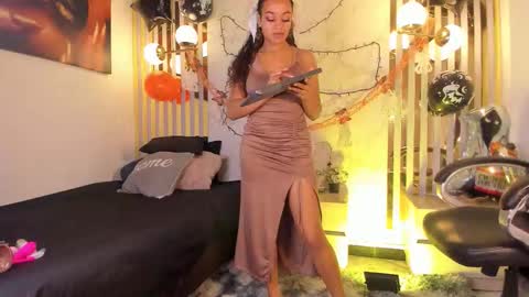 Snapshot of melaniegh_ chatting on October 18, 11:36 am Melanie  online show from October 18, 11:36 am