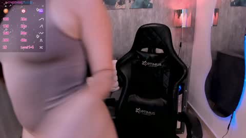 Snapshot of melaniehudson_ chatting on February 2, 9:23 pm Melanie online show from February 2, 9:23 pm