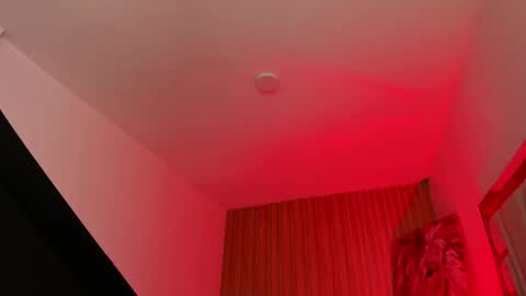 Snapshot of melanny_luv chatting on October 2, 10:41 pm MelanyLuv online show from October 2, 10:41 pm