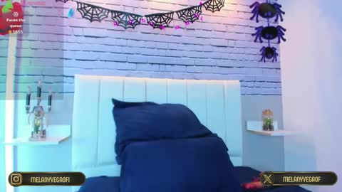 Snapshot of melanyvega_ chatting on October 17, 12:42 pm Melany online show from October 17, 12:42 pm
