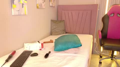 meli_peach online show from January 16, 8:07 pm