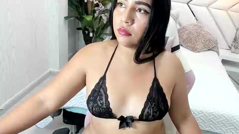 MELII EBONY online show from March 5, 8:07 pm