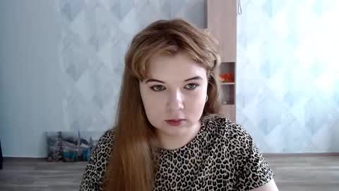 Snapshot of melina_beauty chatting on October 16, 9:20 am Melina online show from October 16, 9:20 am