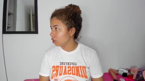 M E L I N A  online show from March 27, 7:26 pm