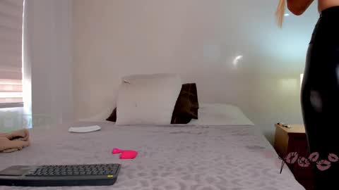 Snapshot of melissa_1112 chatting on March 2, 3:05 pm Melissa online show from March 2, 3:05 pm