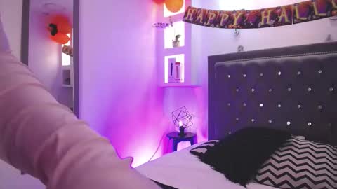 Melissa online show from October 25, 9:37 pm