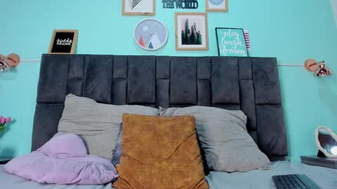 Melissa  online show from March 2, 5:47 pm