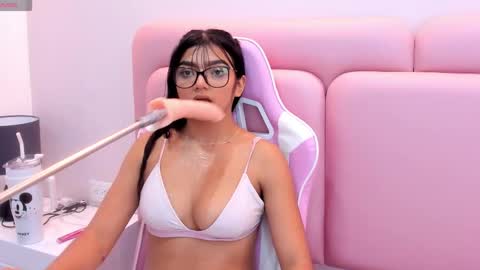 Snapshot of melissa_standfor chatting on February 25, 7:38 pm Melissa online show from February 25, 7:38 pm