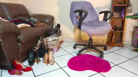 Snapshot of melissa_tv chatting on March 3, 1:42 am melissa online show from March 3, 1:42 am