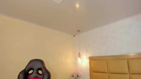    online show from May 26, 7:42 pm