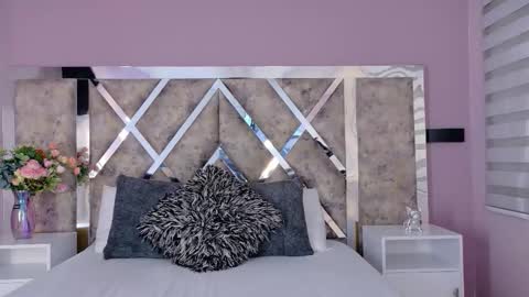   online show from December 21, 12:00 pm