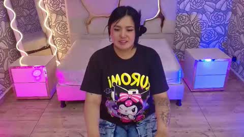 Snapshot of mellani_tay chatting on March 5, 3:18 am Mellani  online show from March 5, 3:18 am