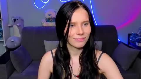 mellhyees online show from January 11, 6:03 pm