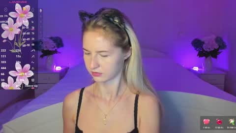 Snapshot of mellina_tey chatting on September 16, 6:33 pm Mellina online show from September 16, 6:33 pm