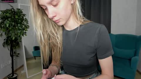 mellisadream online show from October 19, 1:32 am